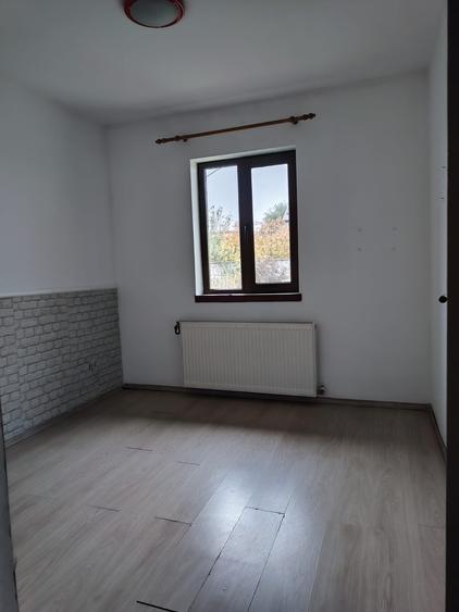 FARA COMISIOANE casa cu 5 camere 2 bai P+M doar sa va mutati merita vazuta