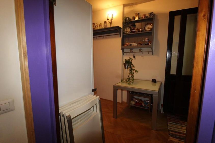 Londra etj 1- cu 2 balcoane in vila P+2- Apartament in vila