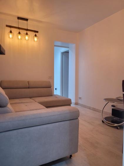 CASA SUPERBA 4 CAMERE ZONA VALU LUI TRAIAN 933MP