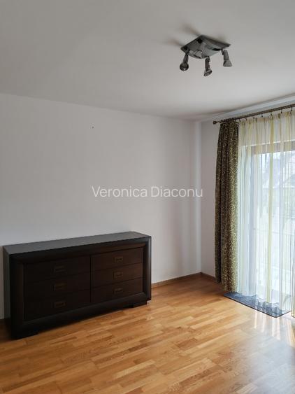 Vila de vânzare 325000 euro 206metri pătrați, teren 950  - 10