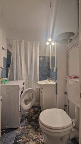 Garsoniera decomandata de inchiriat, zona Tractorul