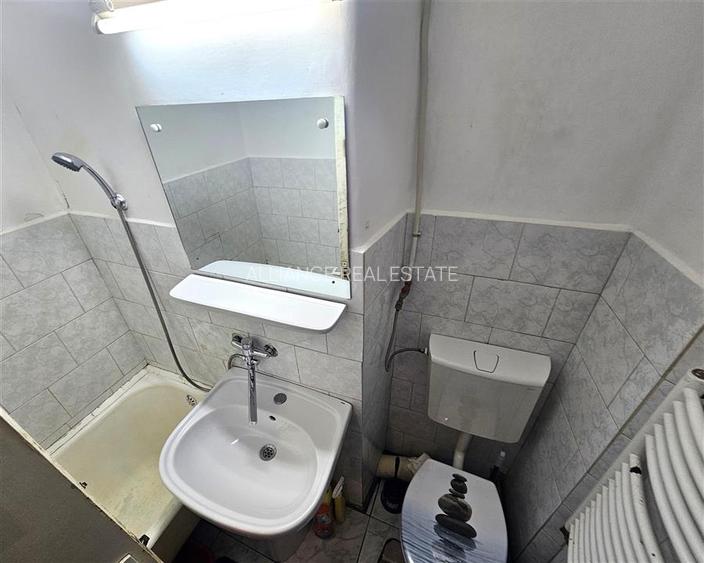 Tatarasi-Piata Chirila, apartament cu 2 camere, etaj  intermediar - 6