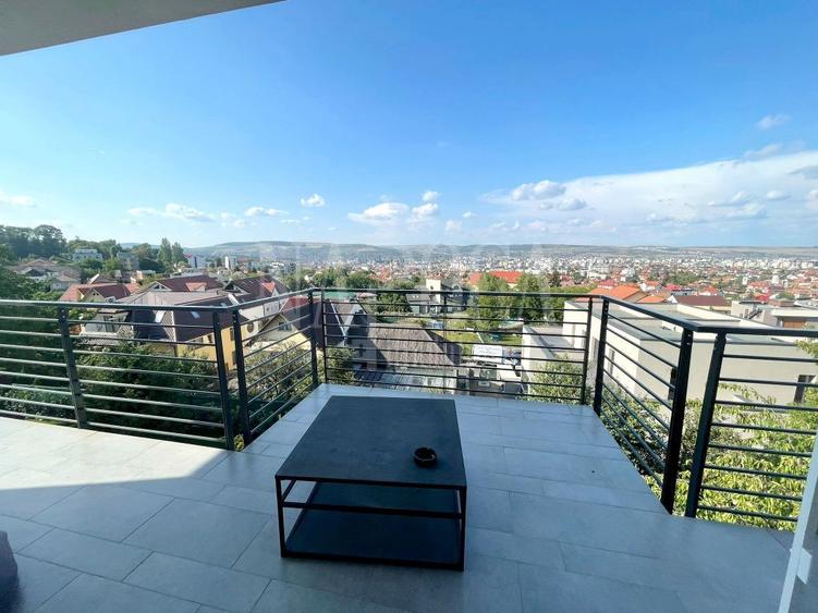 Apartament 5 camere de vanzare in Andrei Muresanu, Cluj Napoca