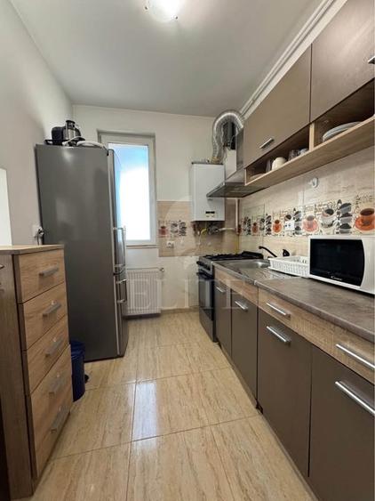 Apartament 3 camere în zona SEMICENTRALA
