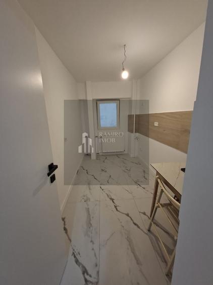 Garsoniera decomandata,  Metrou Aparatorii Patriei, et.1, renovata