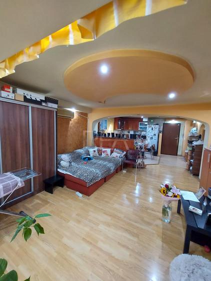 3 camere Vitan Mall, parcare, an 1989, metrou, 85 mp