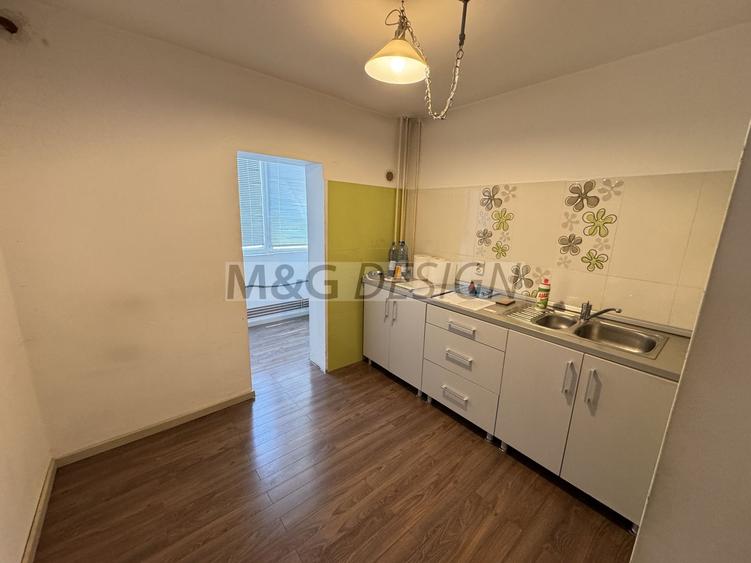 Apartament 3 camere zona Andrei Saguna etaj 2