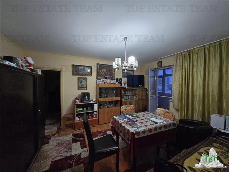 Apartament 3 camere metrou Favorit