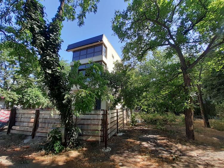 Cladire birouri D+P+E+M in zona Titan