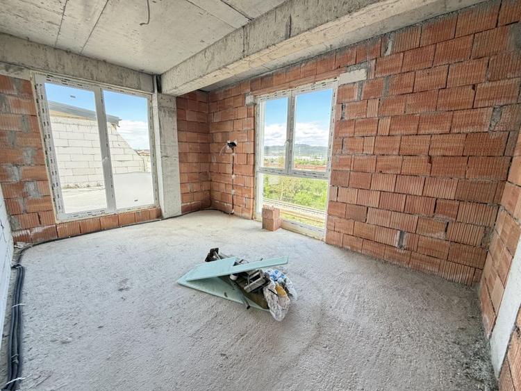 Penthouse 4 cam, 106 mp + Terasa 64 mp - Selimbar