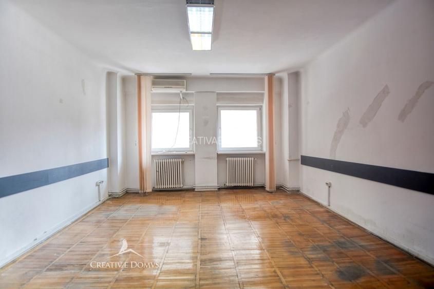 Universitate - Spatiu de birouri, 80 mp, 3 camere - 3