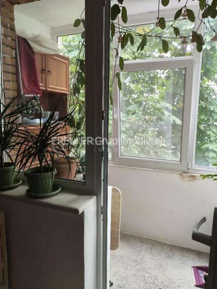 Etaj 3! Apartament 1 camera 28mp, Podu Ros, mobilat, balcon - 2