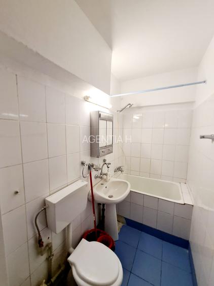 Loc parcare inclus! Apt. 2 cam. Calea Victoriei Amzei bloc 1960 et. 1 - 8