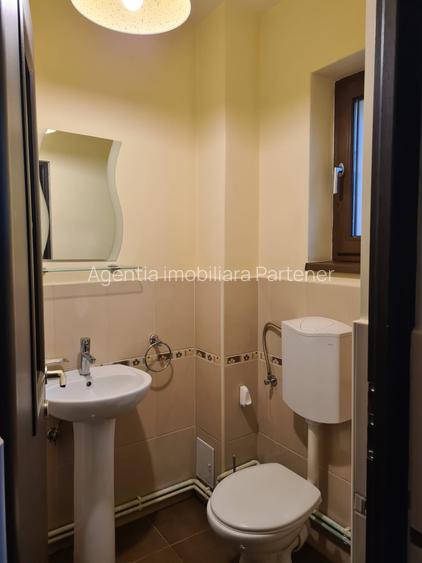 Apartament  3 camere, in vila, Centru, mobilat, finisaje moderne - 13