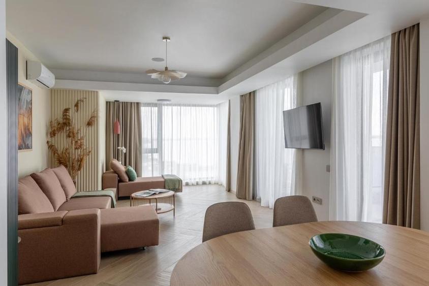De închiriat apartament 2 camere + 2 balcoane, vedere panoramică Lacul Siutghiol