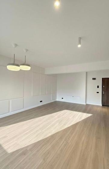 APARTAMENT CU 2 CAMERE,ETAJ INTERMEDIAR,ZONA VIVO