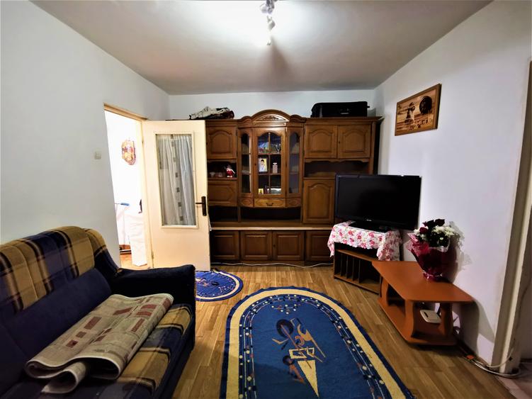 Apartament 3 camere | 49.000 € | Bazinul de Înot | Șarpantă
