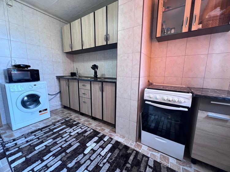 Apartament 2 camere, zona Scoala Generala Andrei Saguna