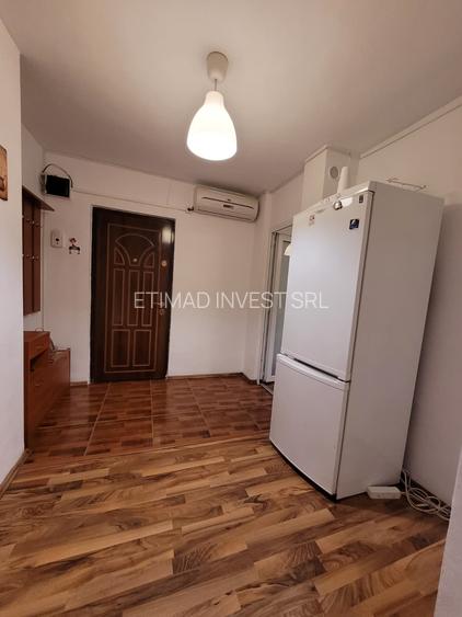 Navodari - str. Randunelelor - 2 camere decomandate -parcare privata  -420 E neg - 33