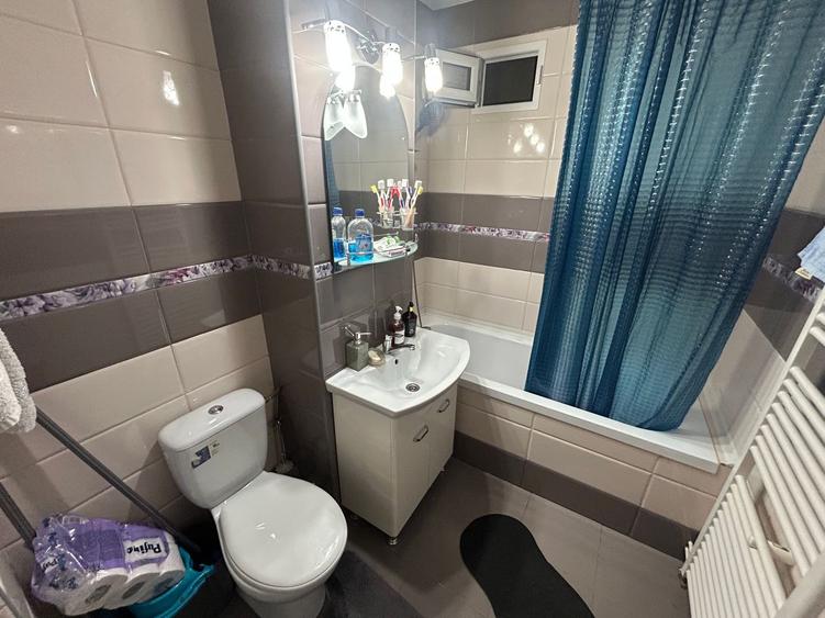 Apartament 2 camere, decomandat - Cugir