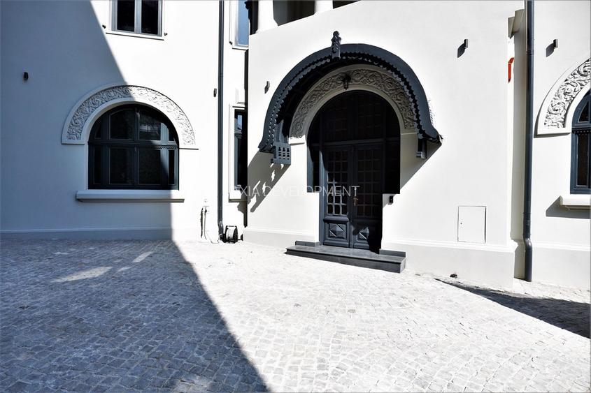 Vila Renovata - Birouri/ Clinica/ Showroom - Piata Romana - 14