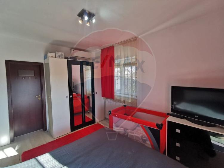 Vanzare/schimb casă 6 camere, curte,zona Metro Oradea cu una mai mica