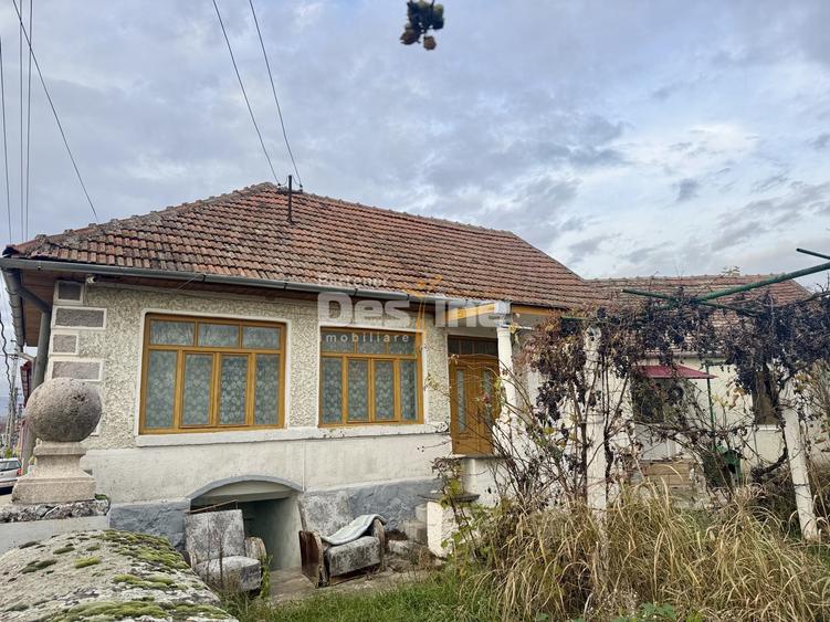 Casa de vânzare în Uroi. Schimb cu apartament în Simeria