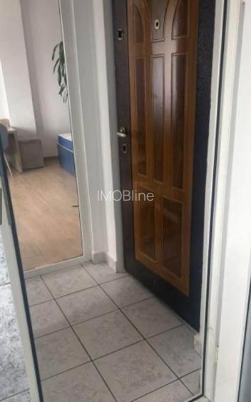 garsonieră zona Trocadero mobilată utilată 26 mp etaj 1/2 gaz preț 270€
