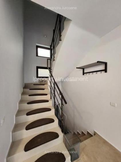 Închiriere Casă 5 camere în DOBROESTI, 5 camere, 4 dormitoare, curte - 5
