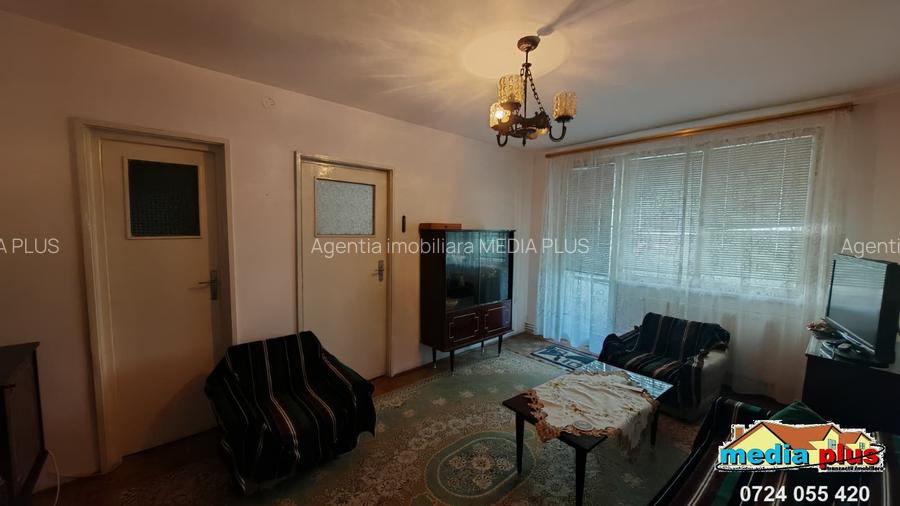 Apartament 3 camere semidecomandat, Micro 19 – str. Brăilei,