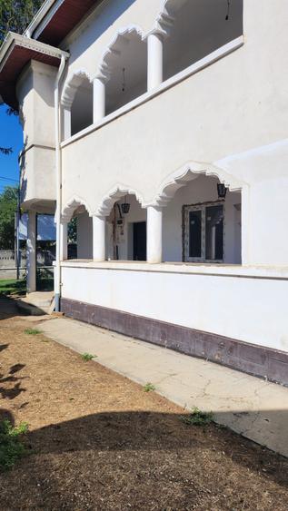 Vila superba 8 camere ,stil conac Brancovenesc