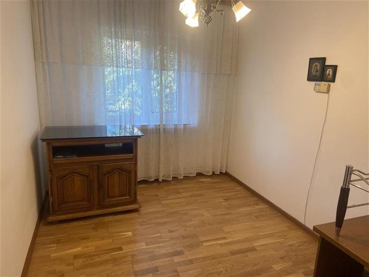 Apartament 3 camere Focsani ,zona strada Bucegi - Policlinica 2, etaj 1 3 , 2