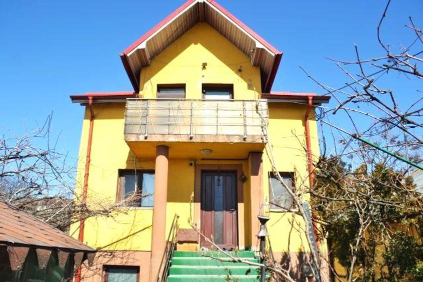Casa spatioasa cu gradina si zona de relaxare, la doar 7 km de oras - panouri f