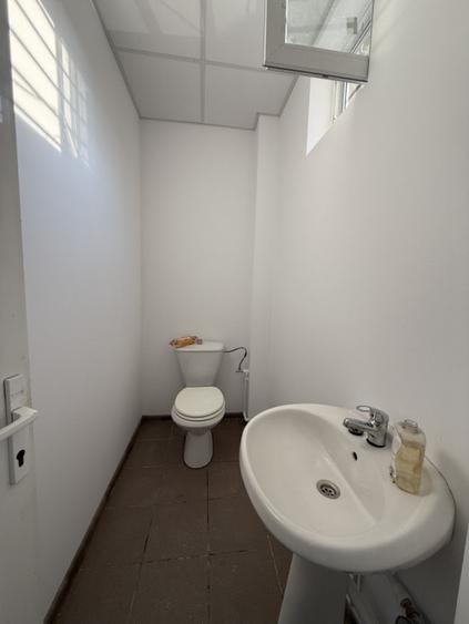 Ultracentral, Spatiu OPEN SPACE 115 mp, vad pietonal si auto, vitrina 10 ml