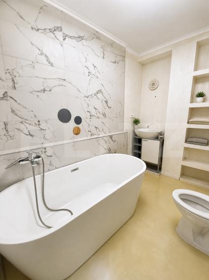 Afacere cu imobil de vânzare – spațiu comercial, apartamente și restaurant
