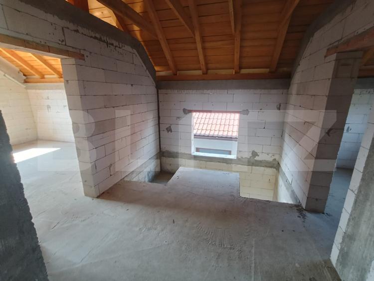 Casă la roșu 182 mp utili – 4 dormitoare + teren 438 mp, zona Orizont