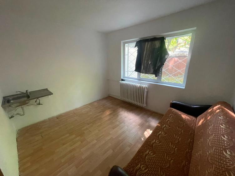 Apartament cu 1 camera decomandat, zona Nicolina