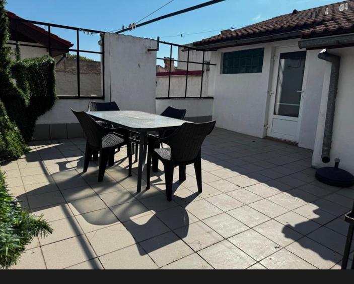 Apartament 3 camere si terasa superba - Casa Casatoriilor. Disponibil Sep - Iun