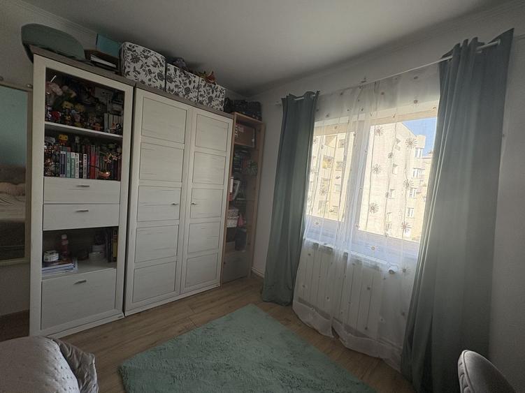 Vânzare Apartament 4 Camere cu Centrală pe Calea Vitan între Mall și Mihai Bravu