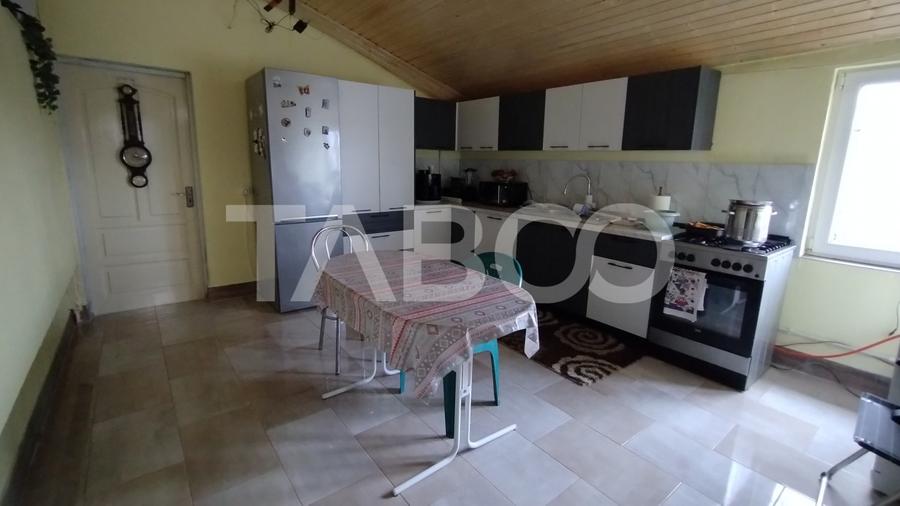 Afacere si locuinta cu teren de 1450 mp de vanzare in Rausor