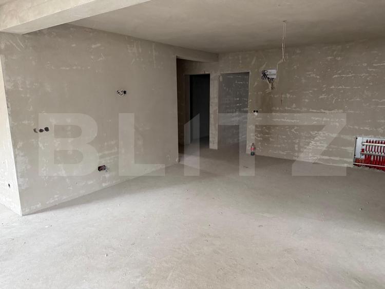 Apartament 4 camere, semifinisat cu garaj si boxa, zona Bradet