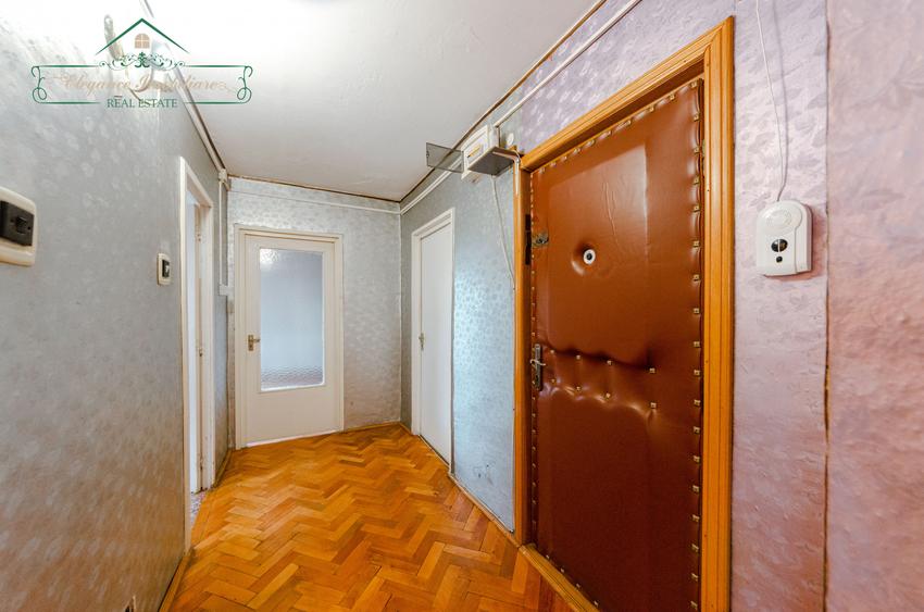 Apartament cu 3 camere, zona Alfa, Arad