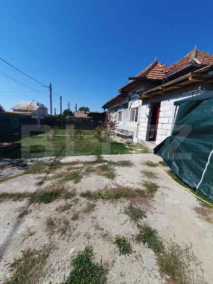 Casa din caramida, semifinisata, 86 mp, teren 360 mp, zona Dragomirești