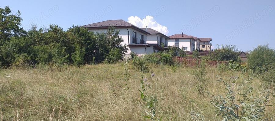 Teren intravilan de vanzare, Sopor, 1356 mp, utilitati, 2 fronturi