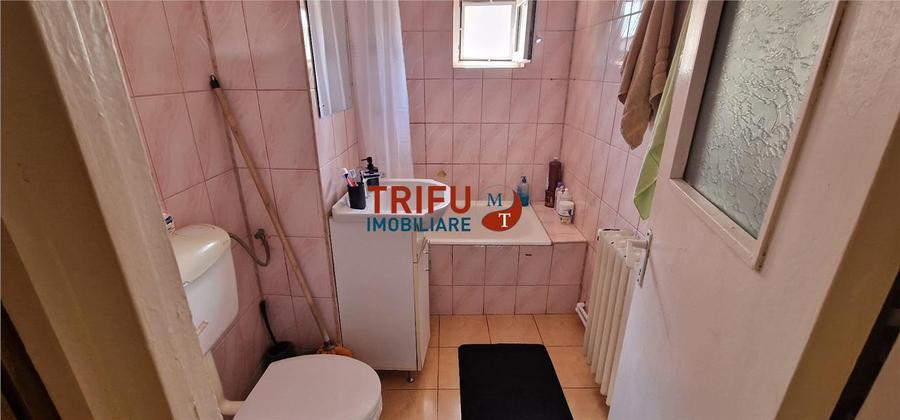 Apartament 3 camere de vanzare zona Cetate