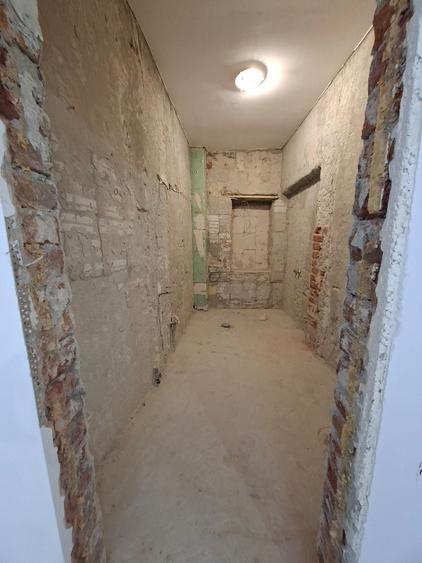 Piata Unirii - Hala Traian, PROPRIETAR, vand casa P+M, 4 cam, S 117 mp