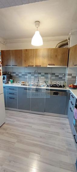 De vânzare apartament 3 camere/ zona Codrii Cosminului