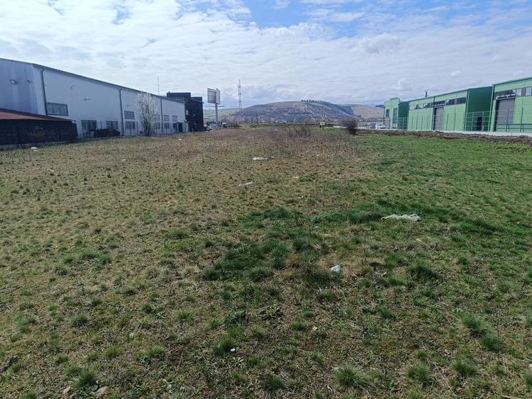 Teren de inchiriat la strada , DN 1