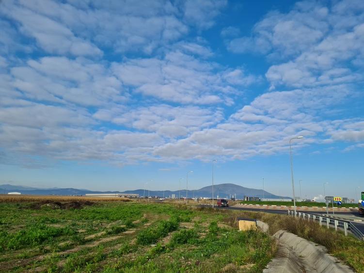 Teren 44.711 mp, acces din giratoriu la capatul ocolitoarei Brasov -DN1 Ghimbav