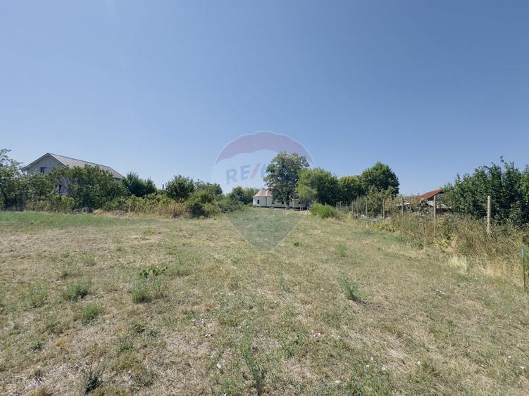 Teren 2,841mp Apateu / Strada Principala langa Biserica Ortodoxa
